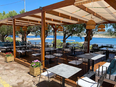 Alfresco Gavathas