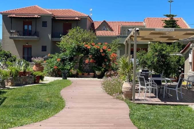 Ariadnes Holiday Accommodation II