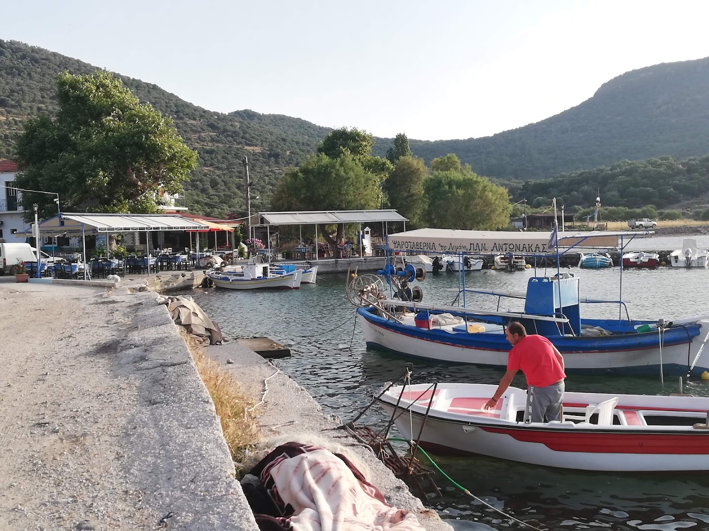 Geni Limani Kapis Beach