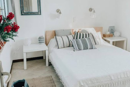Blue Seaside Spacious Maisonette