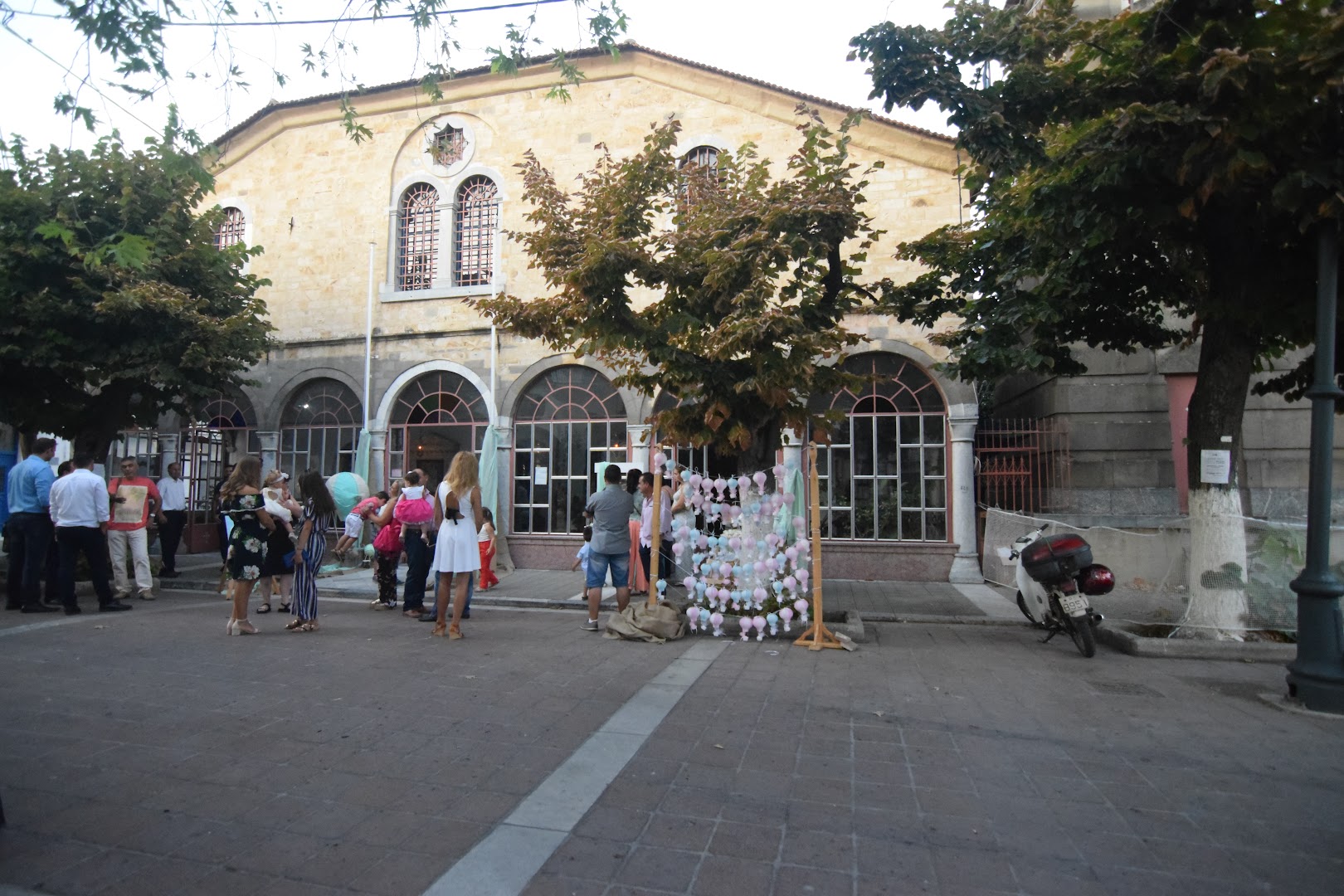 Church (39.0399, 26.4568)