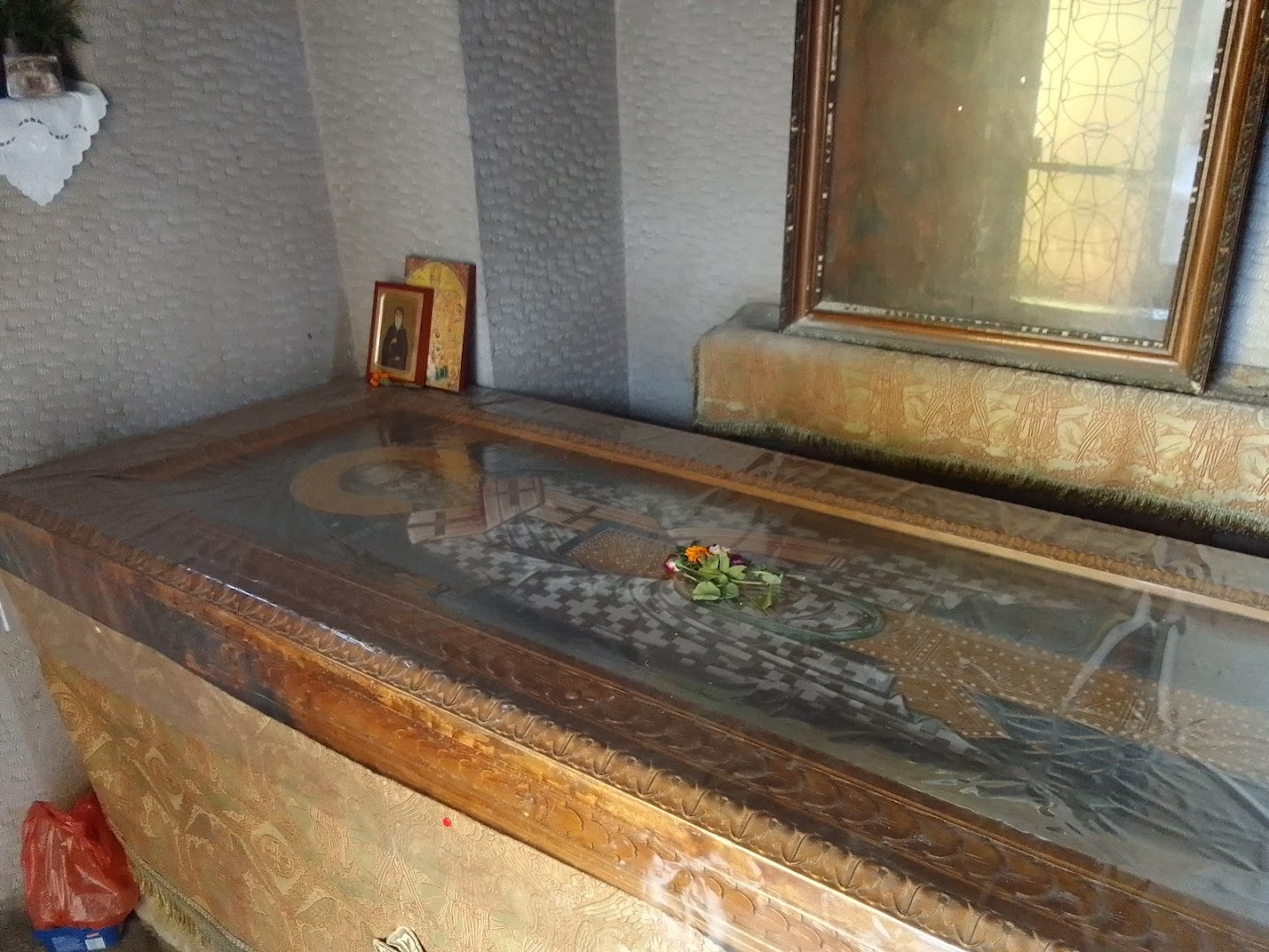 Church (39.1386, 25.9902)