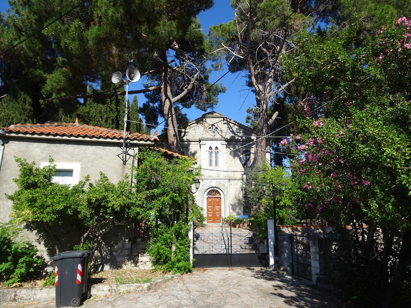 Church (39.3259, 26.2816)