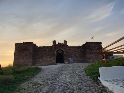 Fort (39.2042, 25.8525)
