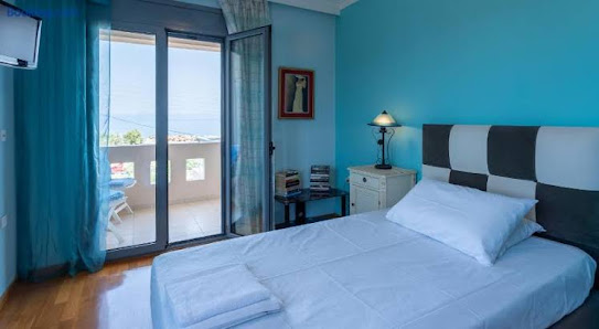 ONIRO Sea View Garden Villa