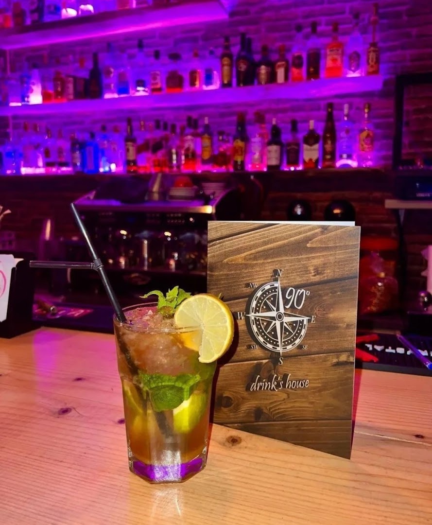 90° Drinks House