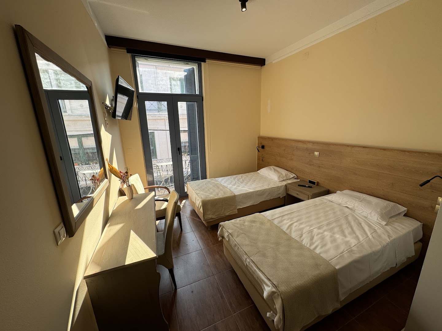 Alley Rooms