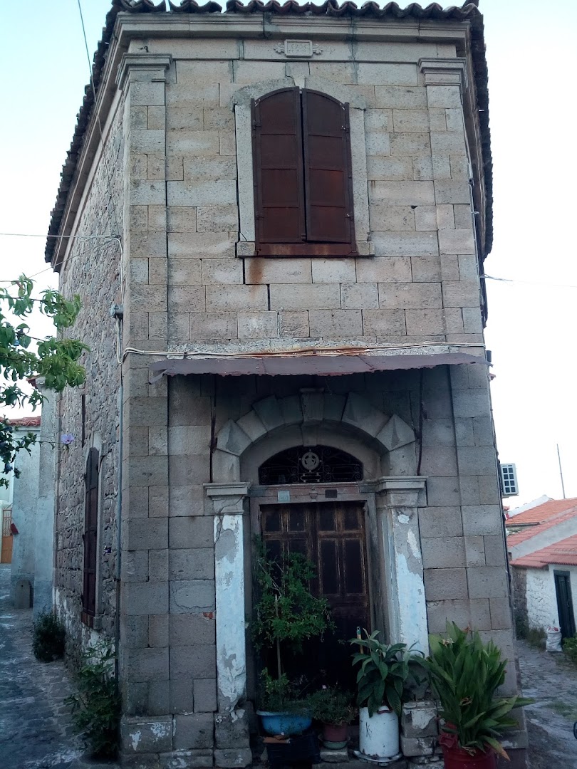 Artemis Traditional Hotel