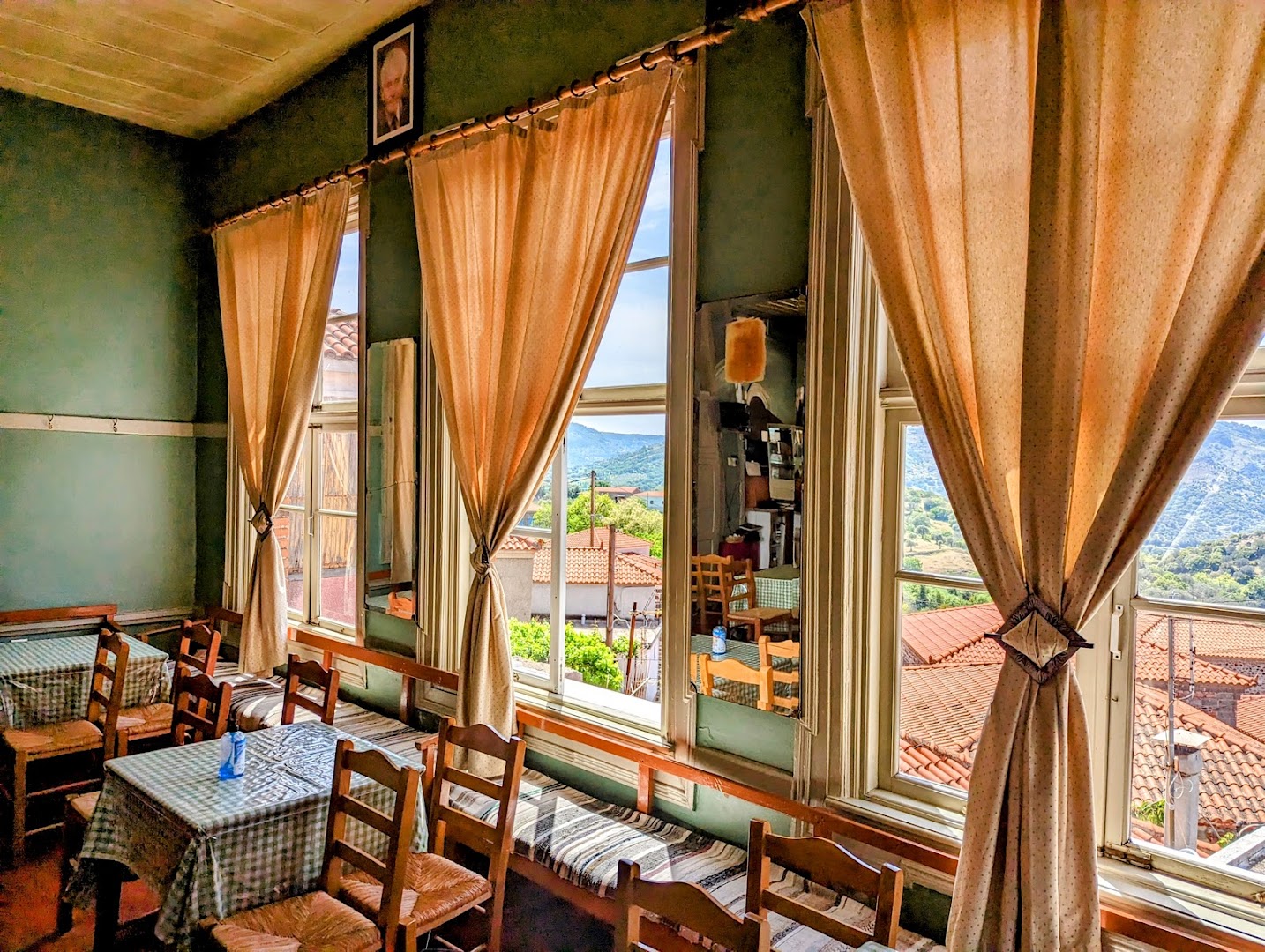 Cafe Kamviselli