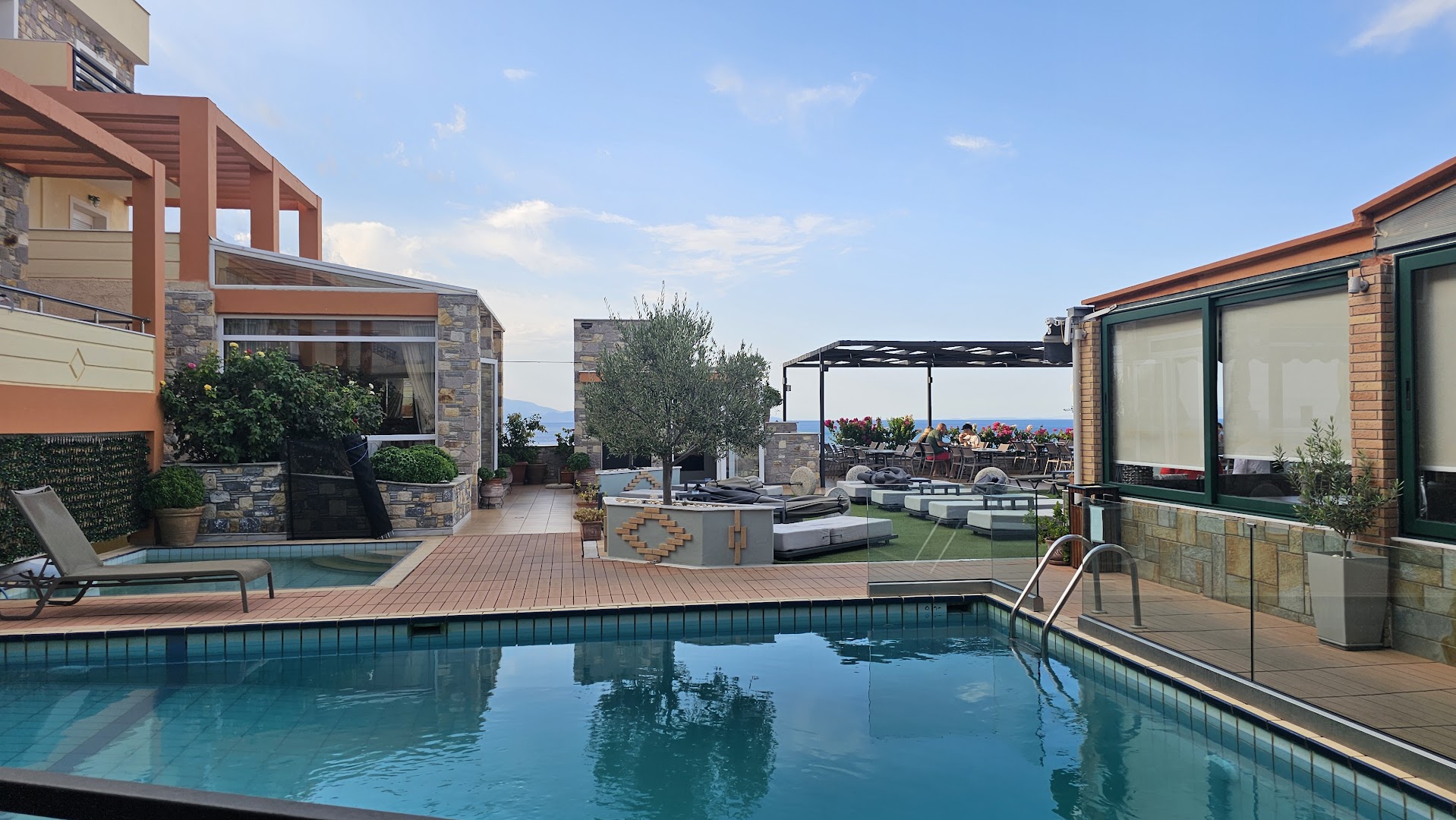 Hotel Vicky I & II & III