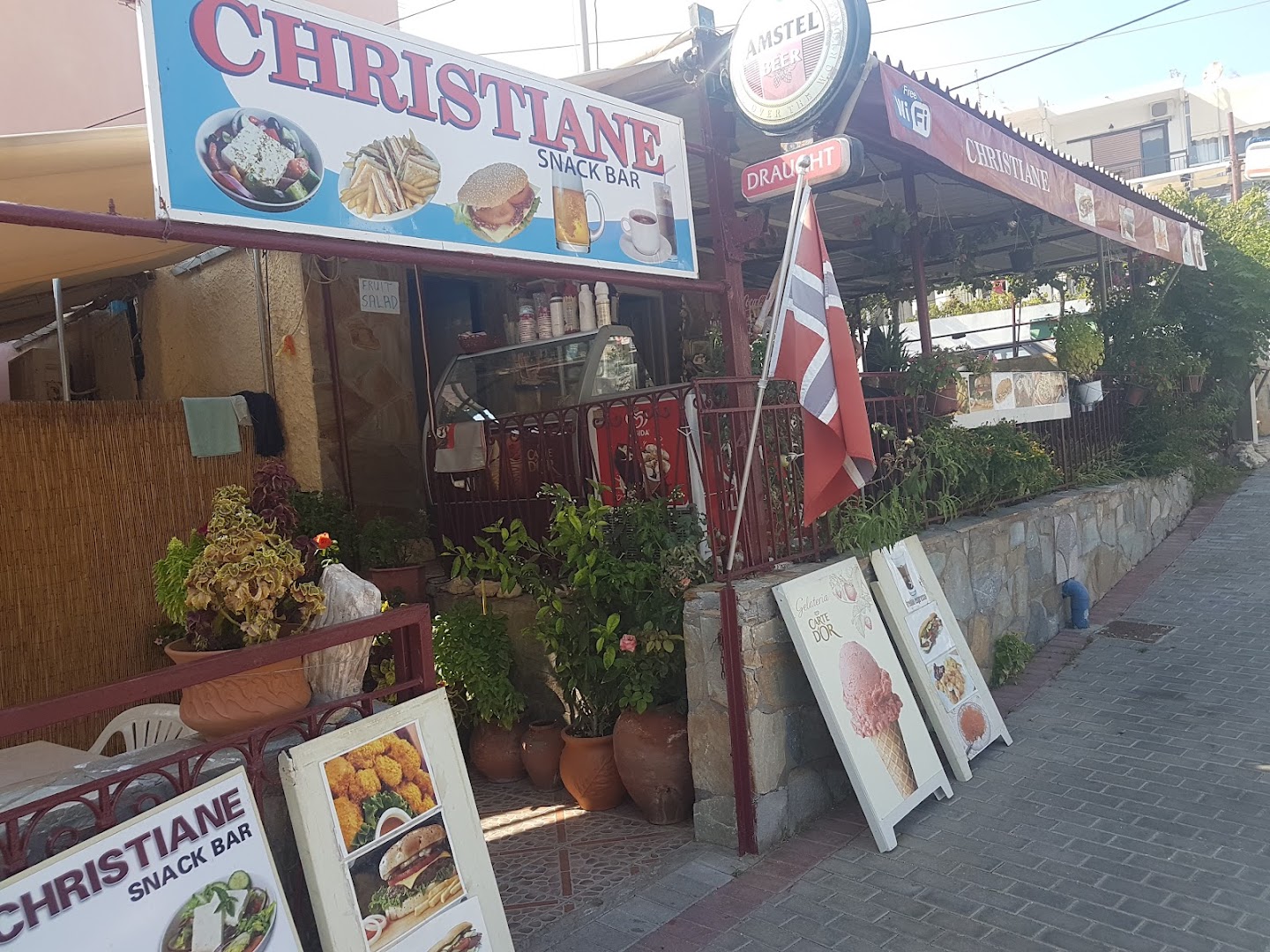 Christiane Snack Bar