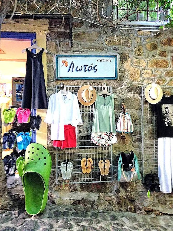 Lotos Clothes
