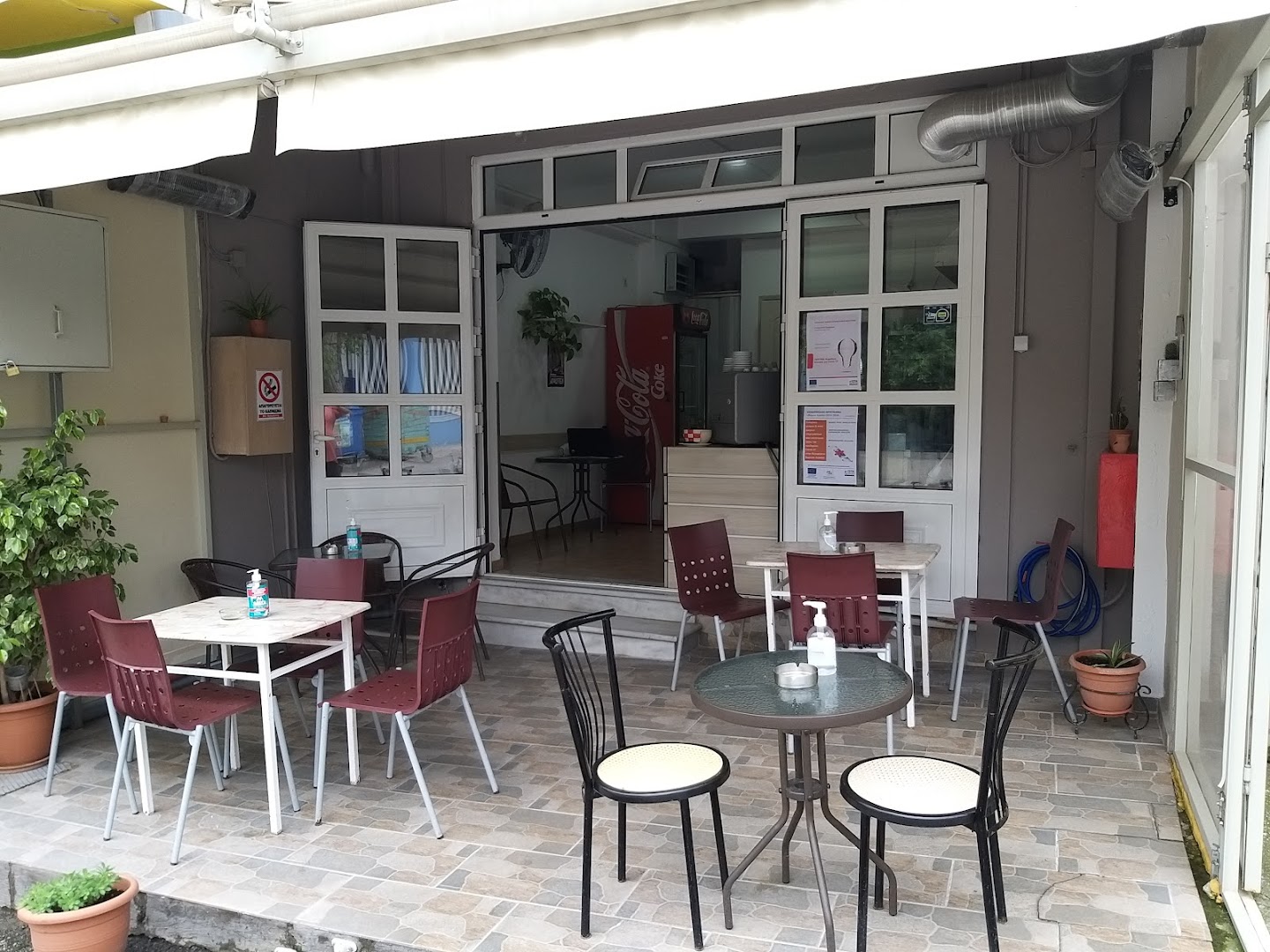 Lucky Friends Snack Bar