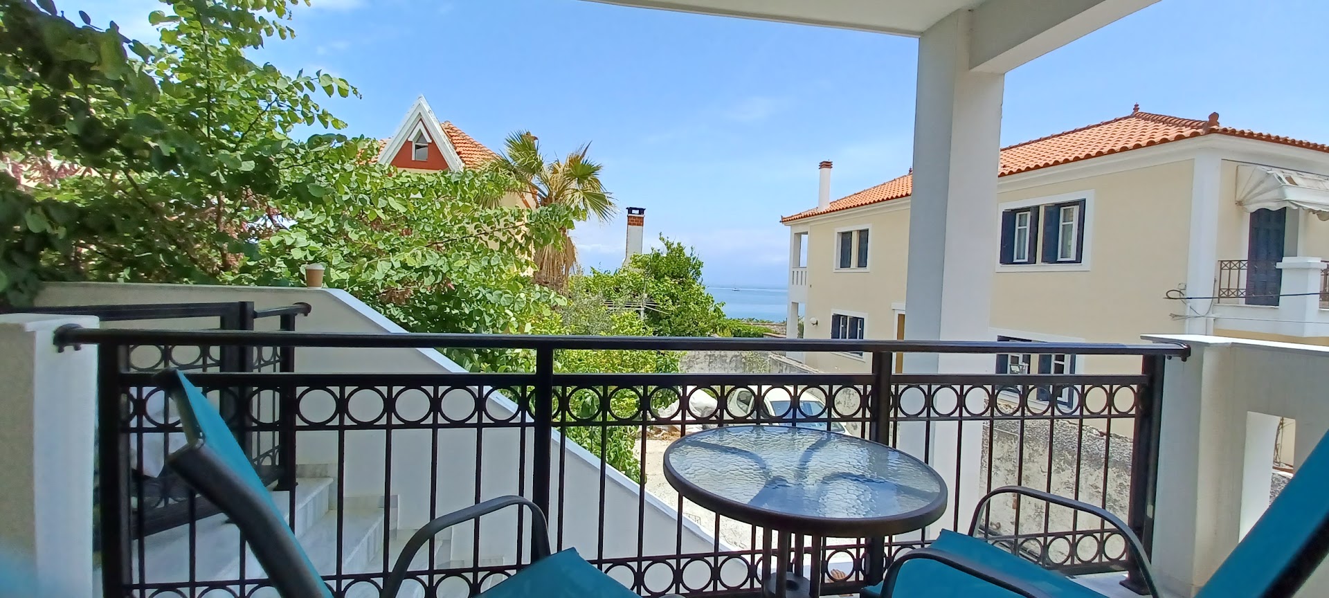 Seaview and Garden Luxury Apartments