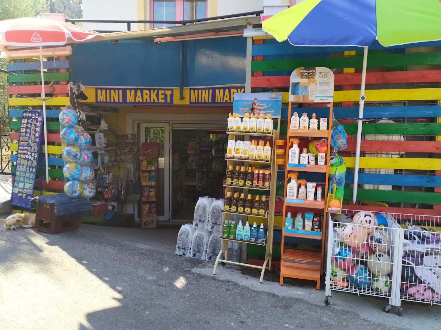 Mini market