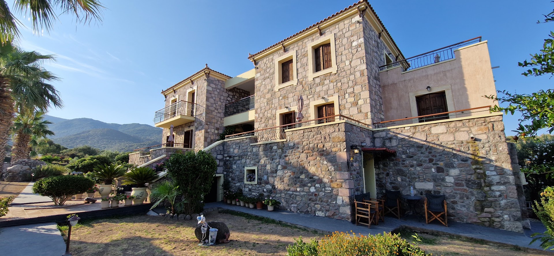 Molivos Hills Apartments