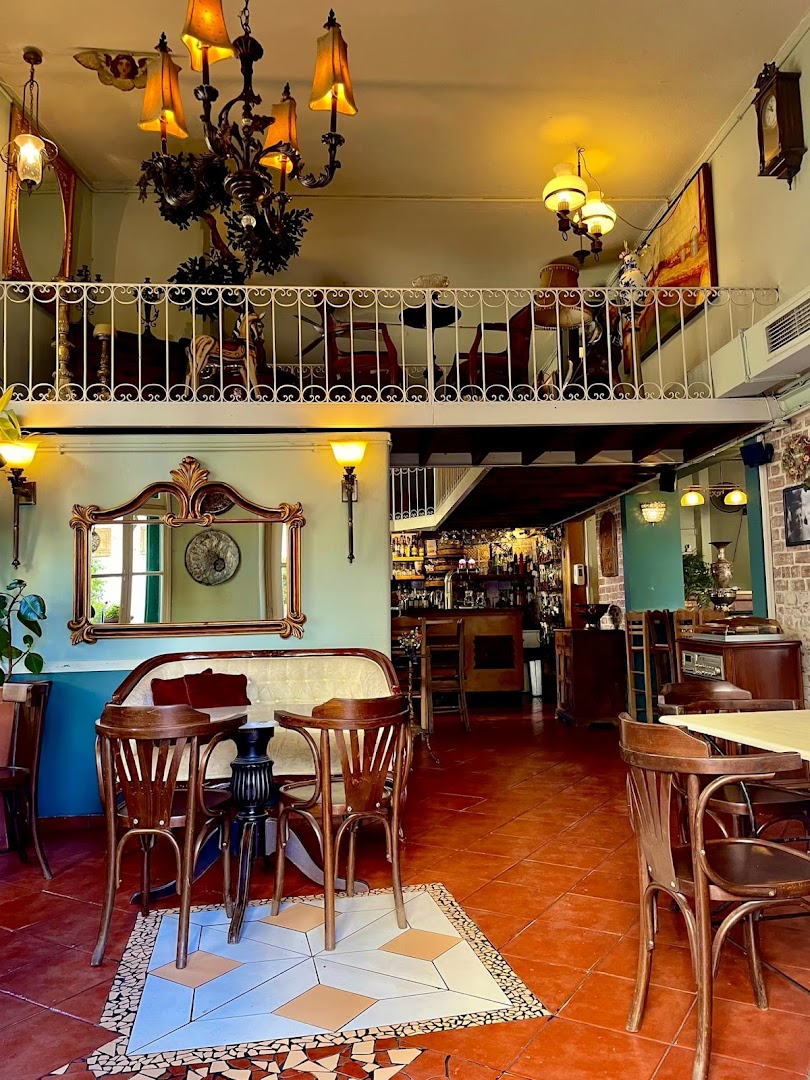 Mousiko Kafeneio