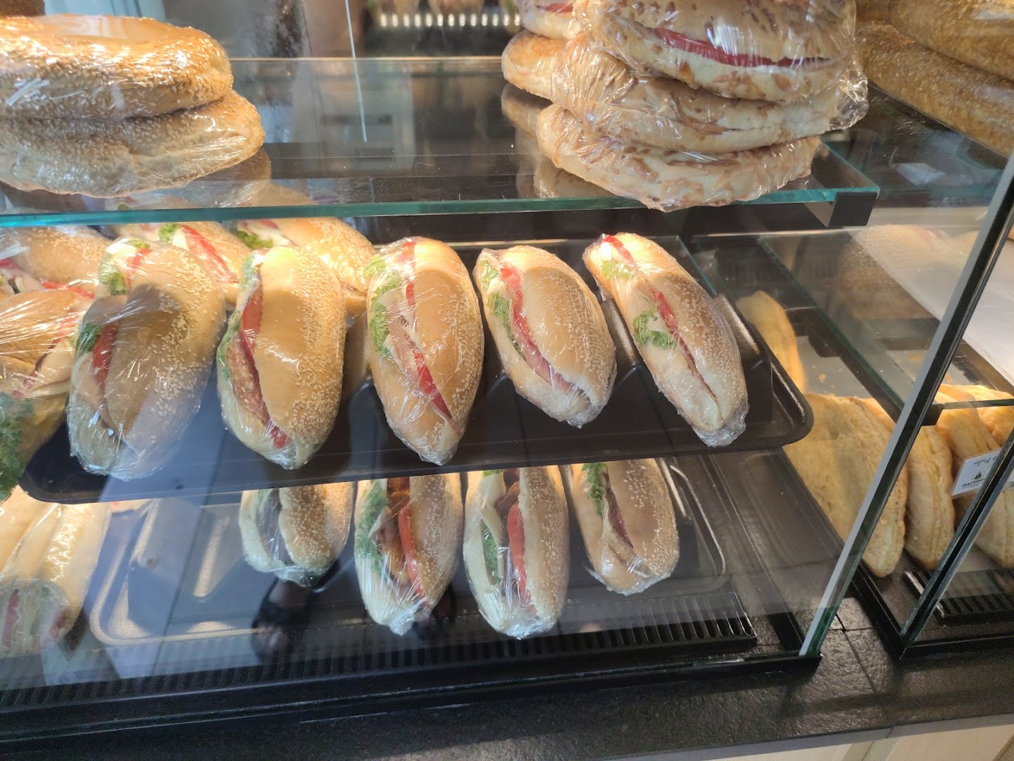 Pagonis Bakery