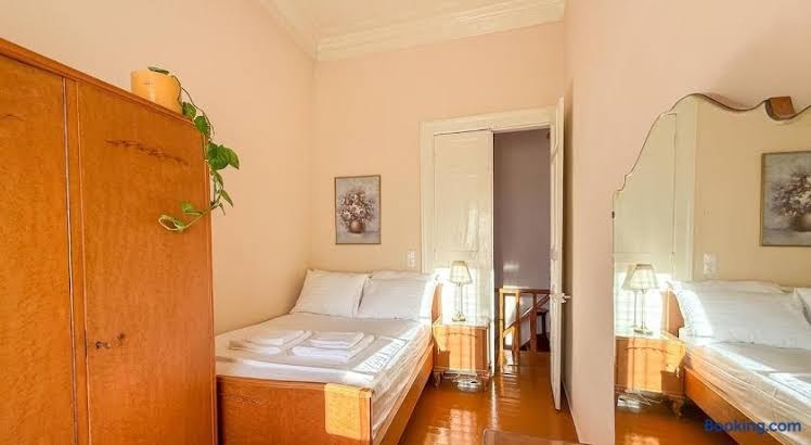 Sunny House with Large Terrace in Plomari