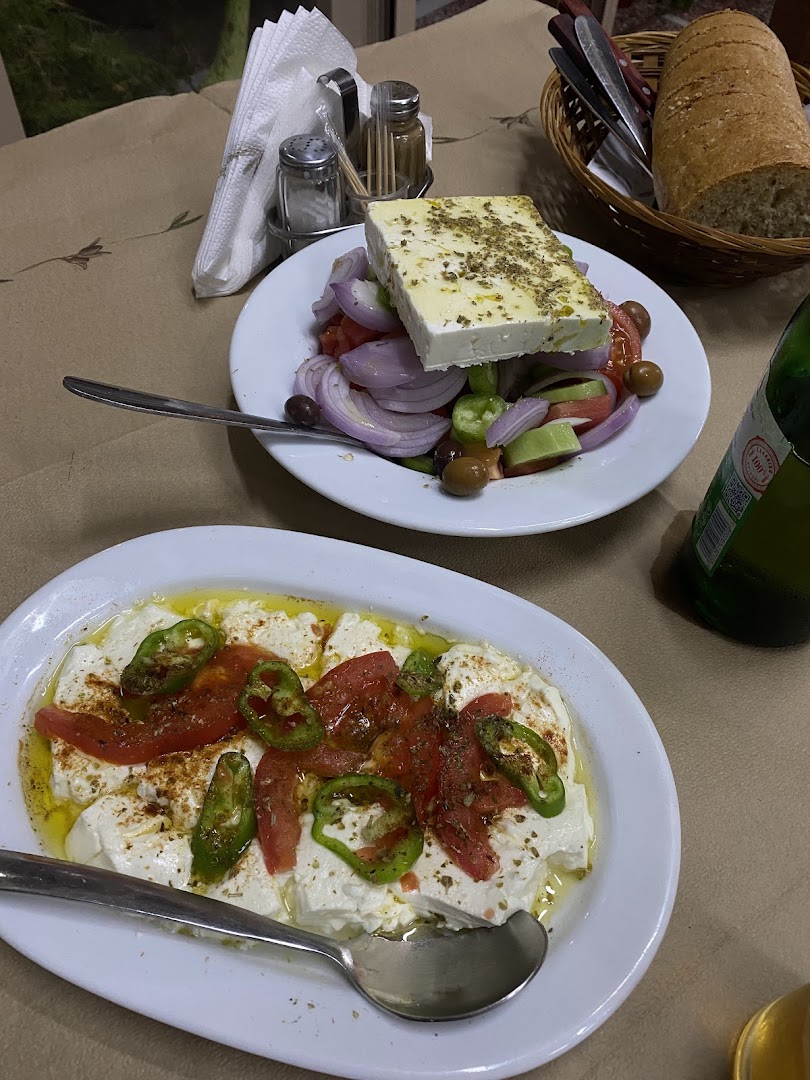 Ταβέρνα/Ουζερί "Πλάτανος"