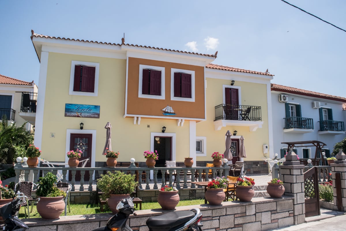 Toula Studios & Apartments