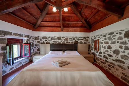 Villa Stone House with Pool